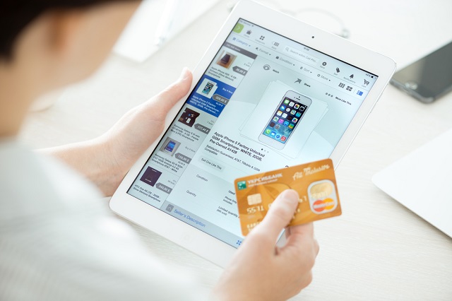 Mobile In-store Payment Options: MasterCard Masterpass Vs. Bitcoin