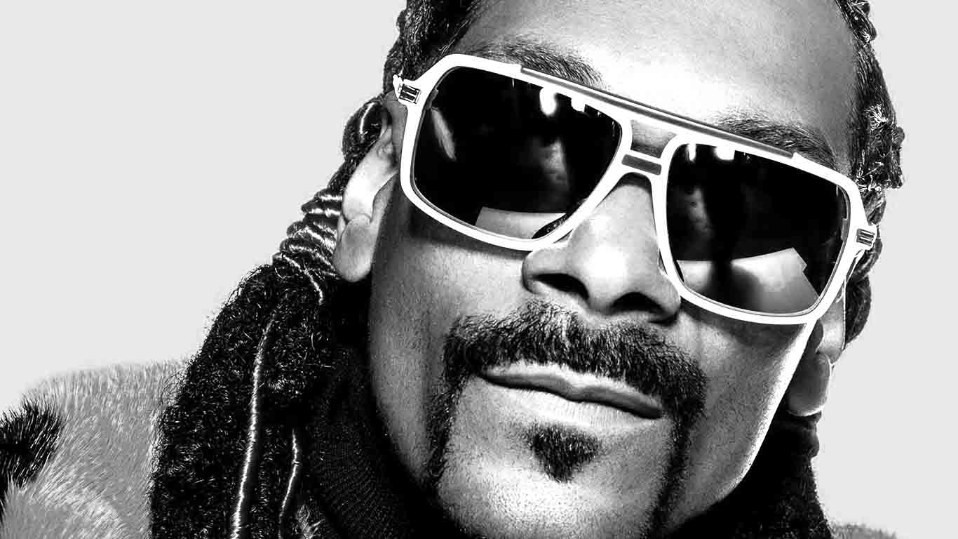 Snoop Dogg’s Website Suggests Illegal Method of Purchasing Weed With Bitcoin