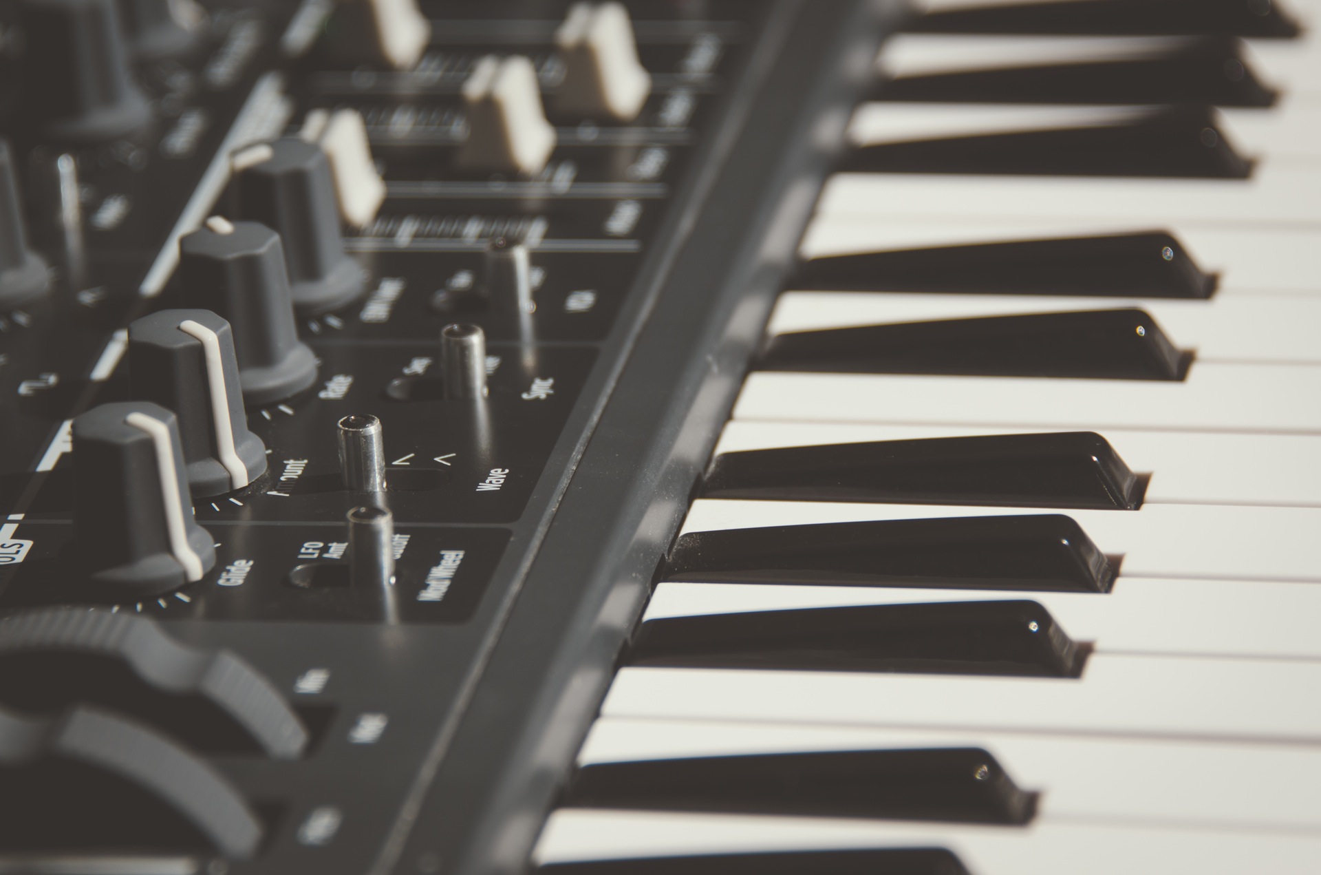 Bitcoin’s Potential in the Music Industry; Advantages Over Blockchain