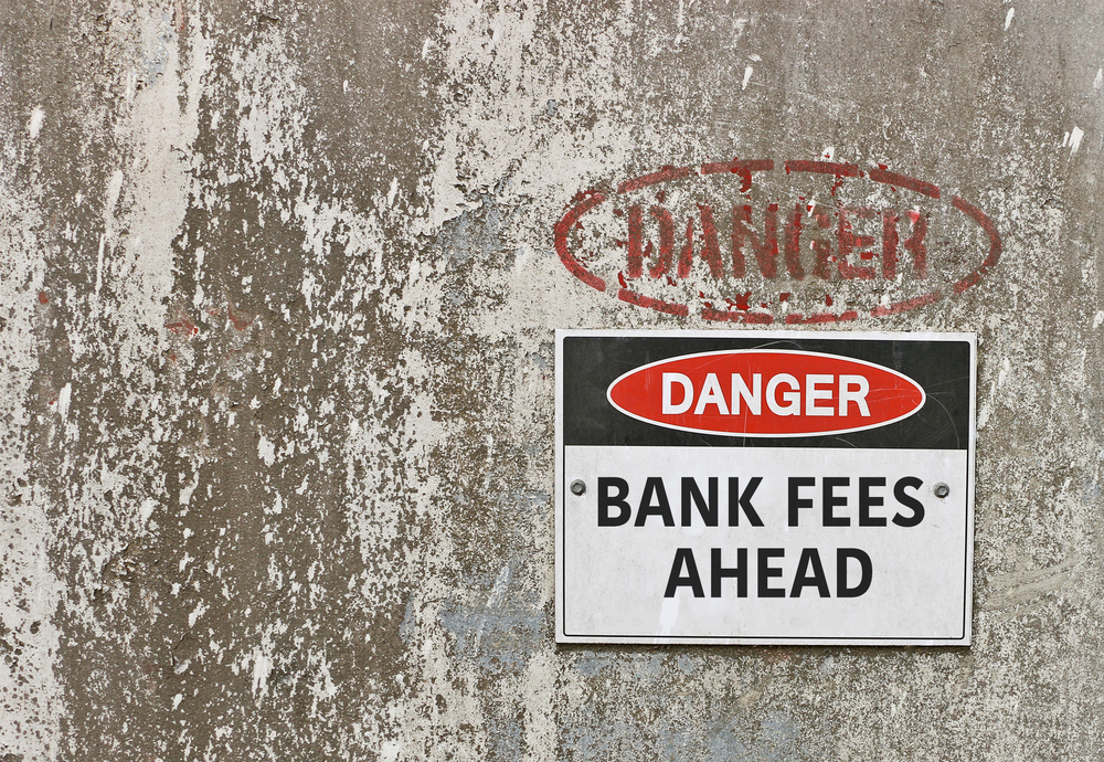 Every American Paid an Average of US$25 In Bank Fees In 2016