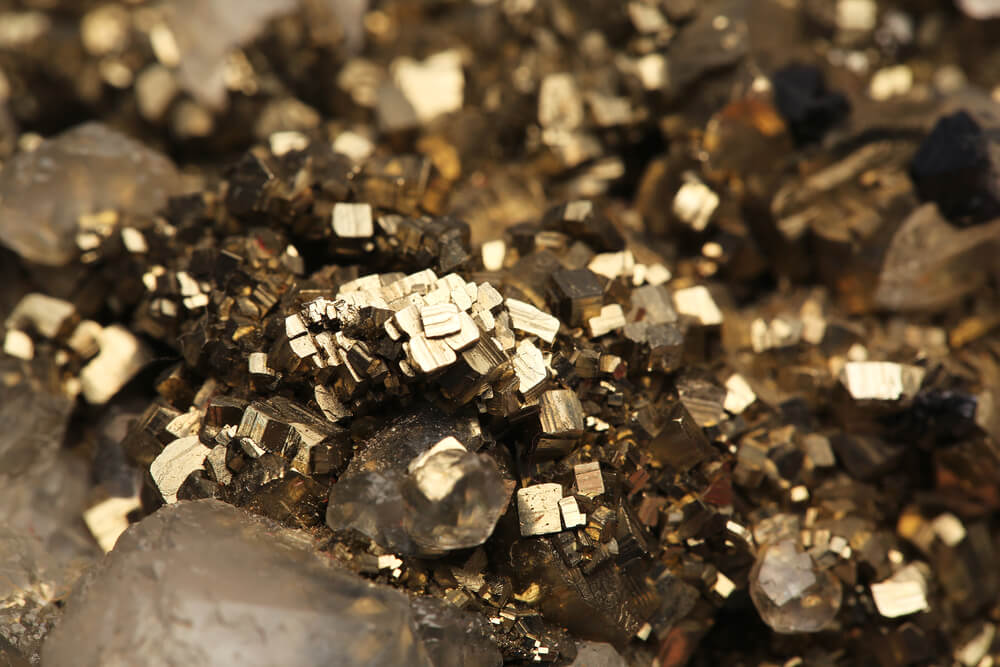 Using DLT to Track the Origin of Metals and Minerals