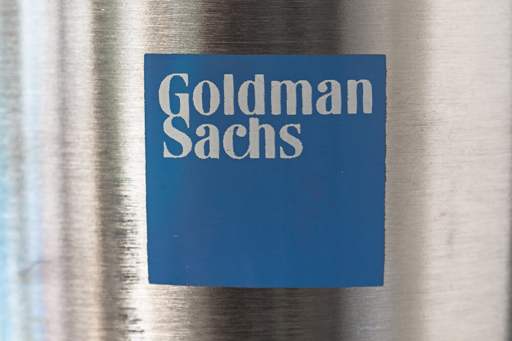 Goldman Sachs Switches Course, Puts Bitcoin Trading Desk on Hold