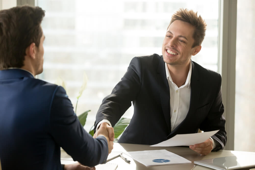 Coinbase’s Hiring Spree Continues: Welcomes Charles Schwab Director