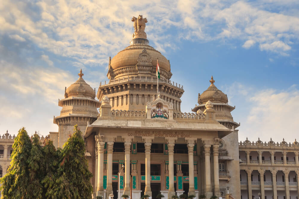 India Doesn’t Like Crypto, but Thinks Blockchain Has Potential