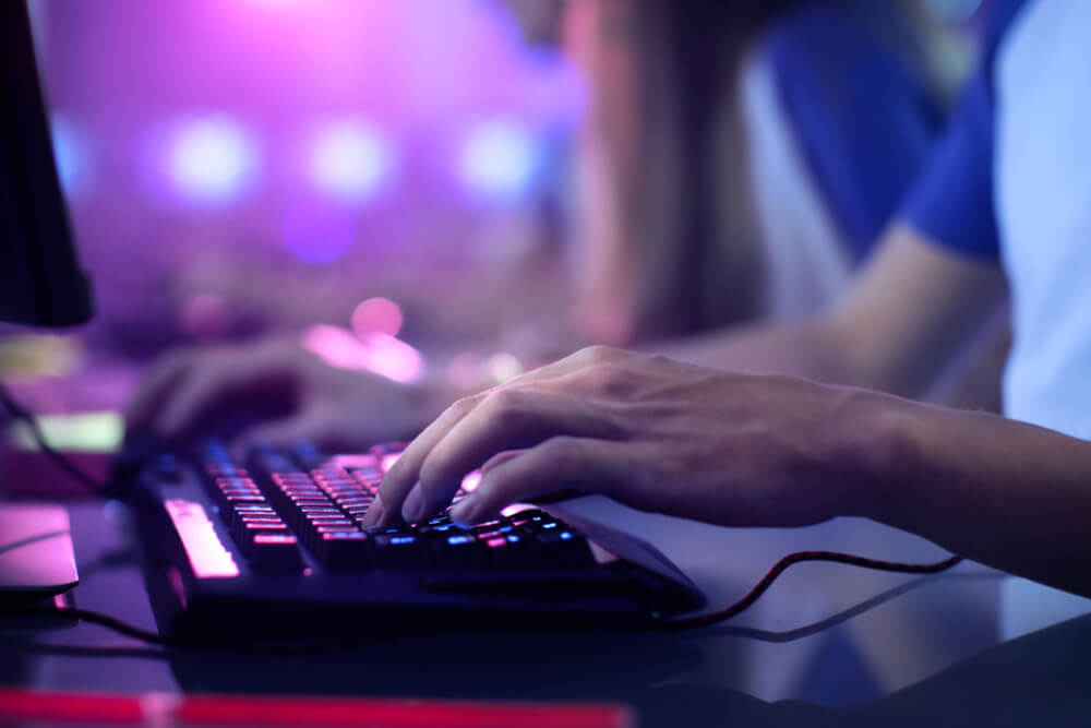 Venezuelans Turn to Bitcoin and Online Gaming to Survive