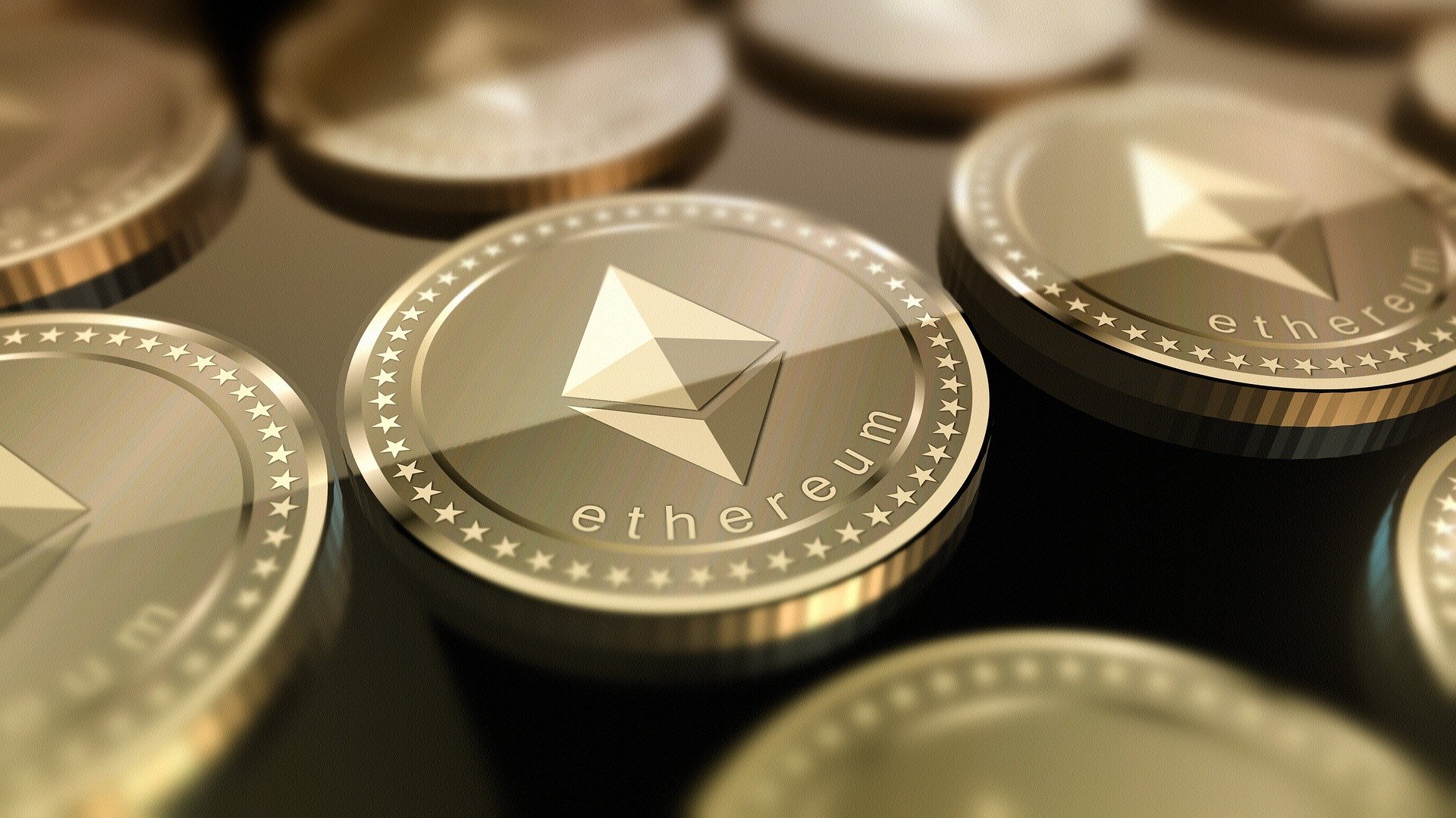 Will Ethereum Outdo Bitcoin? Analysts Weigh In