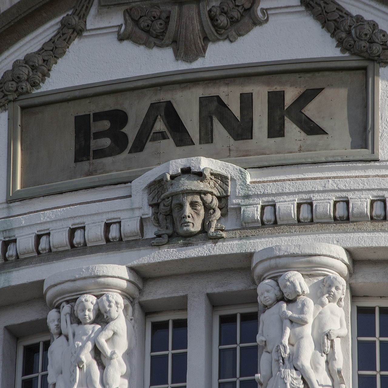 Central Bank of Nigeria Claims Binance Facilitated Illegal Transactions