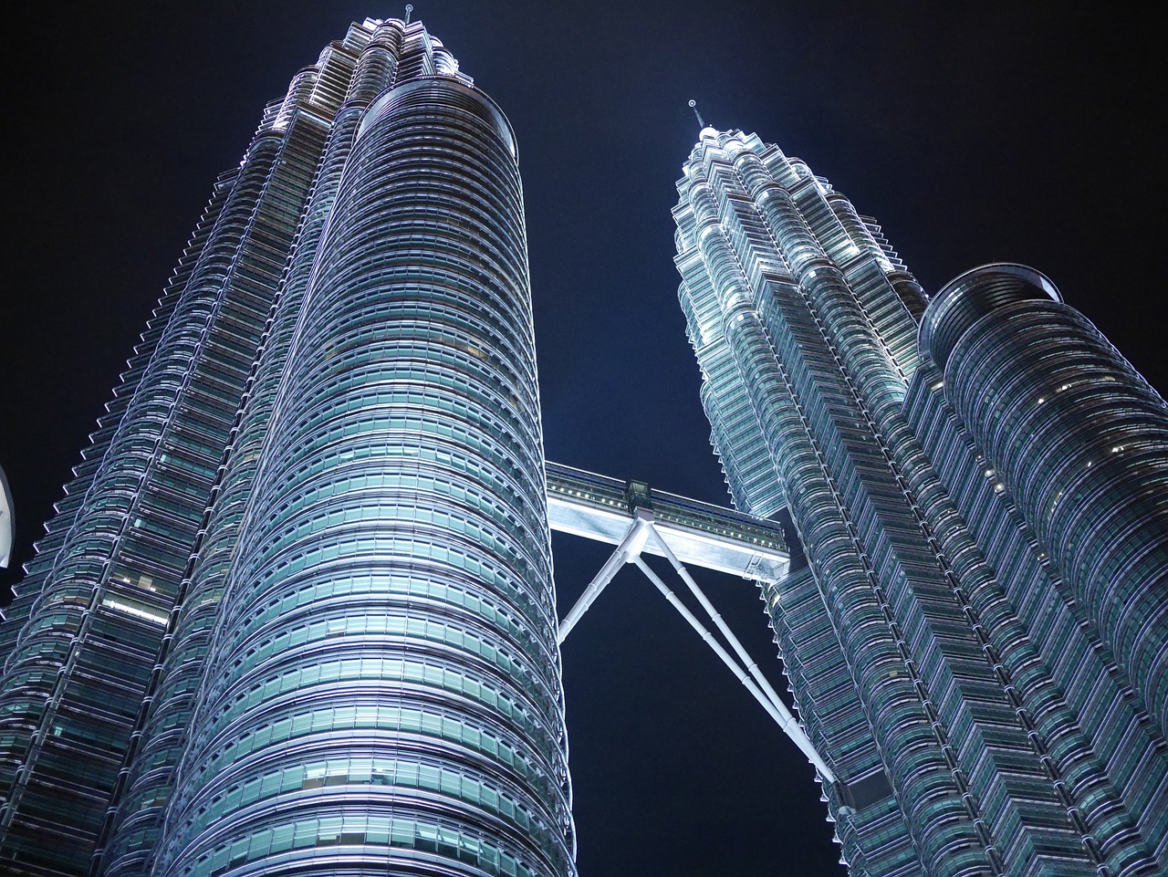 Malaysia Faces Over $100 Million Losses Linked to Bitcoin Mining
