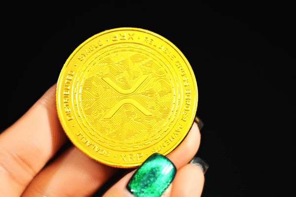 As PEPE and XRP Move on News, Cold Wallet Builds Real Infrastructure: Zero Tracking, Real Utility