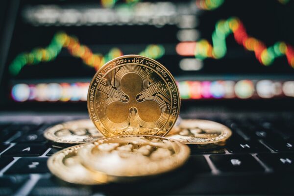 Unstaked 28x ROI Potential Shines as Ripple Outlook Shifts & Chainlink Support Holds Strong