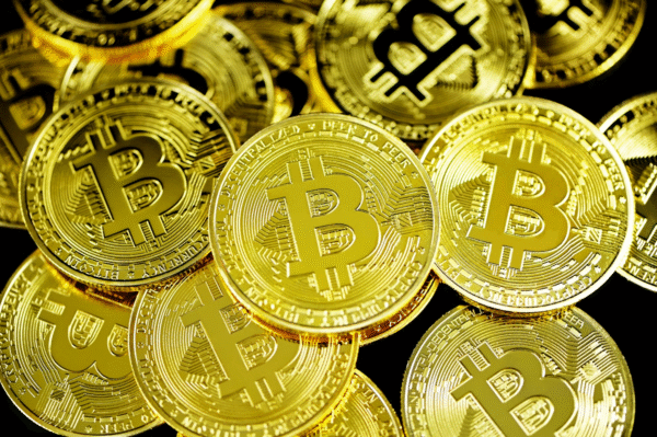 LINK Builds Momentum, XLM Eyes Breakout & Cold Wallet Shows 4900% ROI