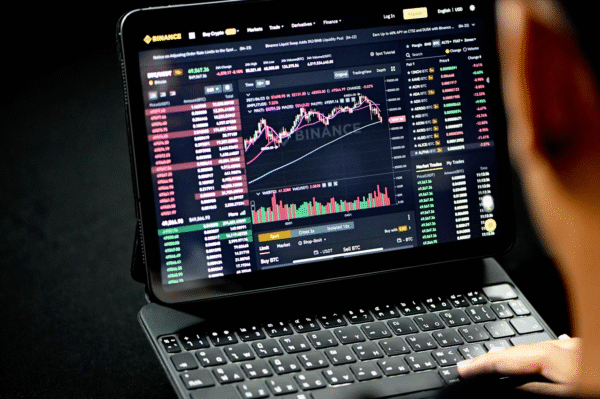 ETH Climbs, Pi Falls, Cold Wallet Emerges as Utility-First Crypto Pick
