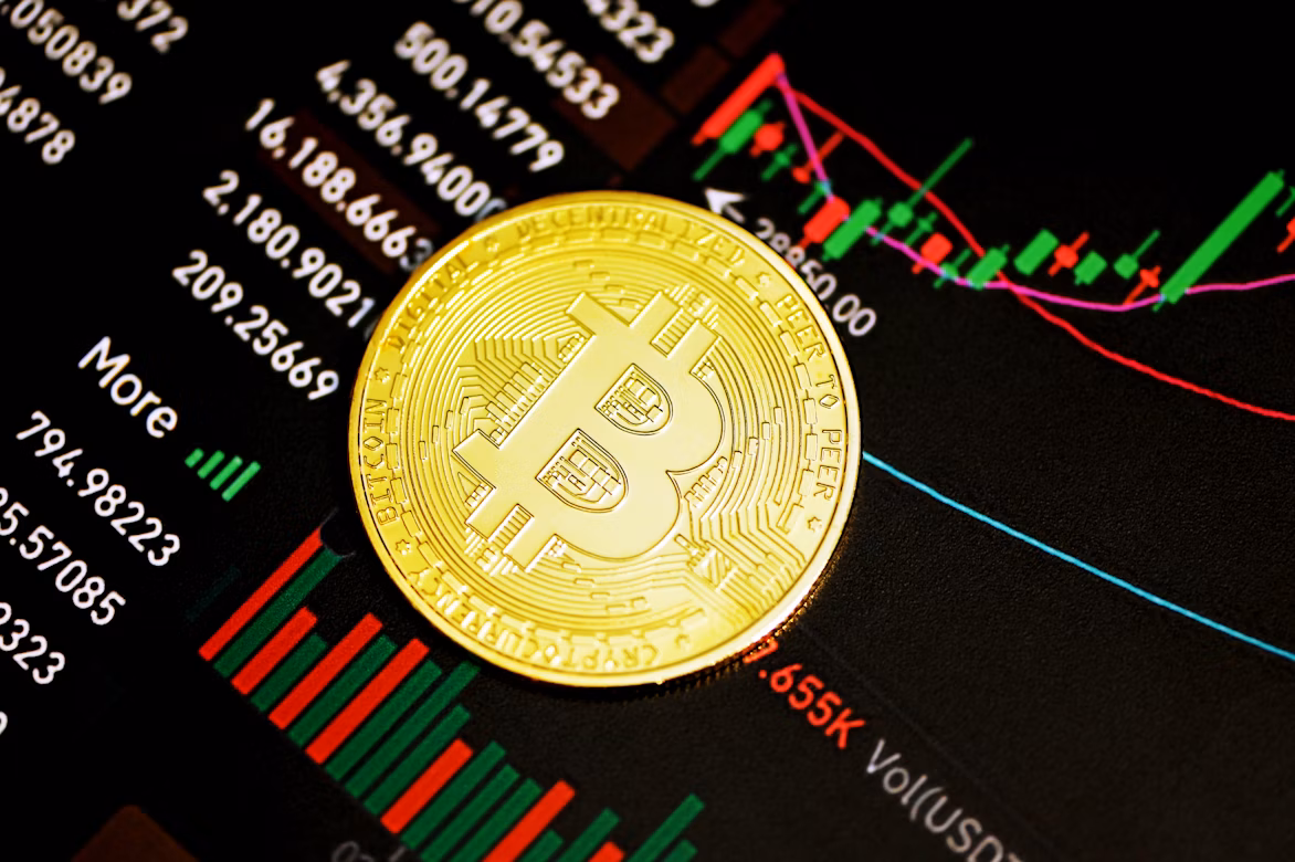 Altseason or Bitcoin Season? Key Bitcoin Market News 2025 for Traders