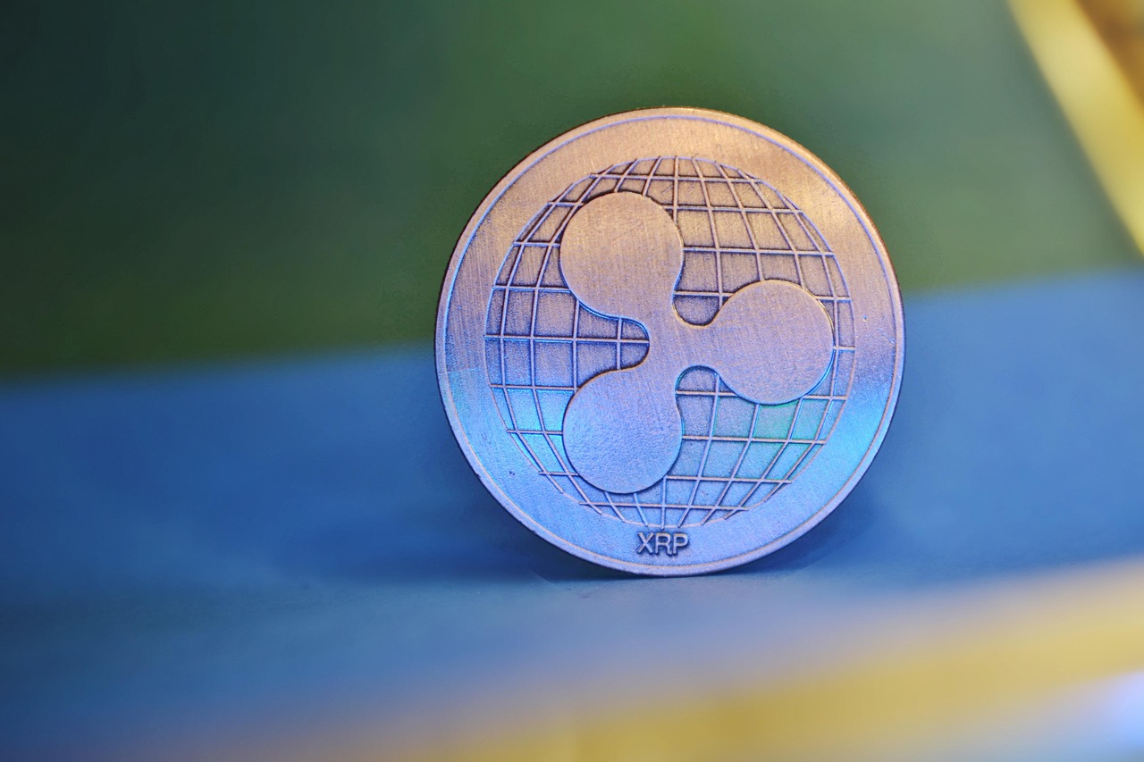 XRP ETFs See First Outflows as Whale Activity Rises and Market Sentiment Weakens