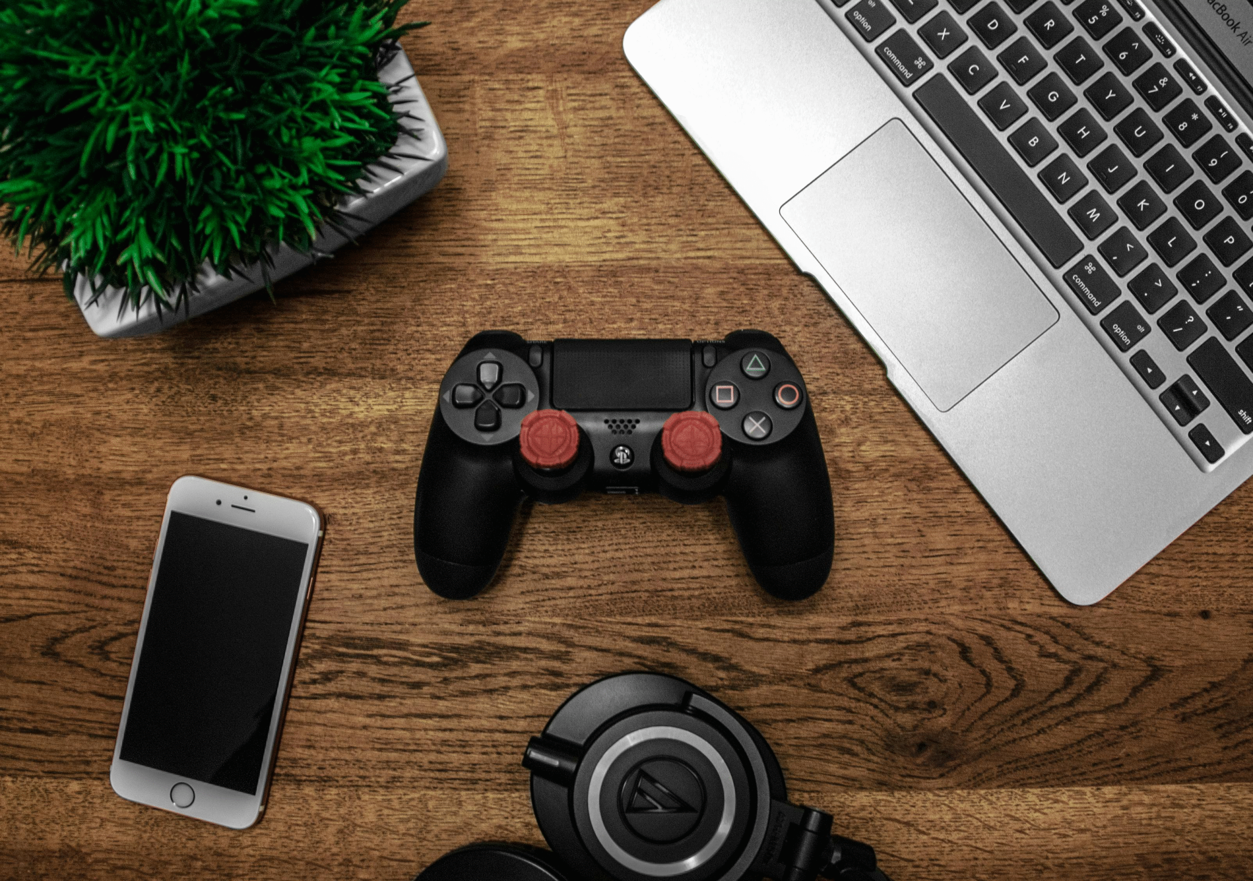 Hybrid Gaming Platforms Blur the Line Between Esports and Online Casinos in Canada