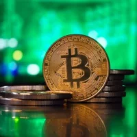 Bitcoin Falls Behind Nasdaq Rally As Market Split Fuels Rebound Debate