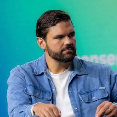 Alex Tapscott