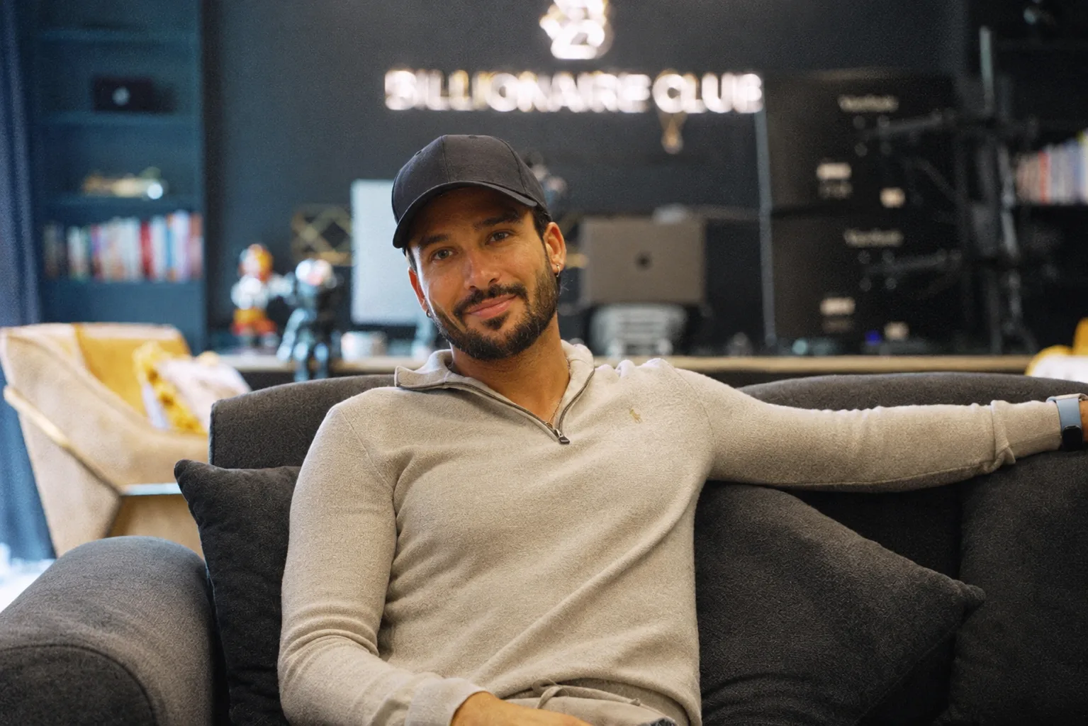 Can Your Latest Chapter Change How the Earlier Ones Are Read? Laurent Correia Thinks So